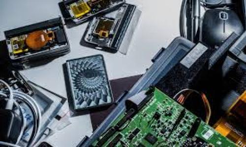 Tokenim会被风控吗？全面解析

Tokenim，一种新兴的数字货币和加密交易平台，随着区块链技术的不断发展而日益受到关注。在数字货币市场中，风控是一个关键因素，因为它直接关系到用户的资产安全和交易体验。许多用户可能会提出这样的问题：“Tokenim会被风控吗？”本文将对此进行深入探讨，帮助用户更好地理解Tokenim的风控机制，以及在使用过程中如何保护自己的资产。

Tokenim的风控政策概述

首先，我们需要了解Tokenim的风控政策。在任何数字货币交易平台上，风控的主要目标是保护平台和用户的利益，避免欺诈、洗钱、市场操纵等行为的发生。Tokenim采用了一系列技术手段和管理措施，以防范各种风险。比如，平台会对用户的身份进行验证，确保每个用户都是合法交易者，这一过程通常被称为KYC（了解你的客户）。在用户注册和进行交易时，Tokenim会要求提供身份证明文件，以验证其身份。

此外，Tokenim还会设置交易限额，根据用户的交易历史和账户活动调整交易额度，以降低大额交易可能带来的风险。在极端市场波动的情况下，Tokenim还有可能暂时冻结账户，进行必要的风控检查。而一旦发现任何异常活动，平台会立即采取措施，包括但不限于冻结账户、通知用户、以及向相关监管机构报告。

Tokenim的安全技术手段

Tokenim在风控方面不仅依赖于人工审核，还广泛运用了先进的安全技术手段。首先，平台采用了先进的加密技术，以确保用户数据和交易记录的安全。所有的数据传输都经过SSL加密，防止数据被黑客截获。同时，Tokenim会实施多重身份验证，确保用户账户的安全性和隐私保护。

平台还会使用机器学习和人工智能技术，对用户的交易行为进行分析，快速识别出异常行为。例如，如果某个账户突然在短时间内进行大量大额交易，系统将自动发出警报，进行进一步的调查。这种实时监控机制大大降低了潜在的风险，保证了平台的安全性。

用户如何应对Tokenim的风控措施

对于普通用户来说，了解Tokenim的风控措施有助于在交易中保护自己的资产。首先，在注册时，用户应该如实提供个人信息和身份证明文件，以避免在后续交易中遇到不必要的麻烦。完成KYC认证后，用户可以享受更高的交易限额和更便捷的交易体验。

其次，用户在进行交易时应注意市场动态，避免在高风险时间段进行高杠杆交易。此外，建议用户设置好交易提醒，以便及时调整策略，规避市场风险。当发现账户存在异常时，用户应立即与Tokenim的客服团队联系，及时处理账户问题。

Tokenim的用户反馈与社区声音

了解用户对Tokenim的看法和体验，能够帮助新用户更好地评估该平台。许多用户反馈，Tokenim的风控措施在保护他们资产安全上发挥了重要作用，他们欣赏平台对于安全性的高度重视。此外，用户对于平台快速的响应机制也给予了肯定，表示在遇到问题时，客服团队能够迅速给予反馈，解答疑问。

不过，也有一些用户提出了对Tokenim的一些建议，尤其是在风控措施的透明度方面。部分用户希望平台能够增加风控相关的公告，以提高用户的知晓率，使用户在交易前能够更好地理解平台的政策和规定。这对于增强用户信任感和满意度都有着积极意义。

未来Tokenim在风控方面的展望

展望未来，Tokenim在风控方面将会面临更多挑战。随着区块链技术的快速发展，新型的欺诈手法和市场操作手段层出不穷，因此，Tokenim需要不断升级其风控系统，以应对日益复杂的市场环境。未来，平台可能会加强与全球监管机构的合作，制定更完善的合规政策，以适应不断变化的法律法规。

此外，Tokenim还可能会引入更多的先进技术，如区块链智能合约等，以提高自动化程度，降低人为错误的可能性。这样的升级将有利于为用户提供一个更加安全、透明的交易环境。

常见问题解答

h41. Tokenim的风控措施有哪些？/h4
Tokenim的风控措施包括用户身份验证、交易限额设置、异常行为监测等；这些措施旨在保护用户资产安全，确保平台交易的合法性。

h42. 用户在Tokenim的交易过程中应注意什么？/h4
用户在Tokenim交易时应如实提供个人信息，关注市场动态，设置交易提醒，并随时保持与客服团队的沟通，及时处理账户可能出现的异常。

h43. 如果我的账户被Tokenim暂时冻结，我该怎么办？/h4
如果账户被暂时冻结，用户应立即联系Tokenim的客服团队，了解冻结原因，并提供必要的证明材料以解冻账户；同时，用户需注意自己的行为，以避免未来再次被风控。

h44. Tokenim如何保护用户的数据隐私？/h4
Tokenim采用先进的加密技术，确保用户数据和交易记录的安全性，所有的数据传输都经过SSL加密，防止数据被黑客截获。

h45. Tokenim会根据市场的发展调整风控措施吗？/h4
是的，Tokenim会根据市场变化和新型欺诈手法的出现，及时调整和风控措施，以确保持续为用户提供安全的交易平台。

总结，Tokenim不断强化其风控制度，旨在为用户提供安全可靠的数字货币交易平台。用户在享受交易便利的同时，也应提高警惕，关注自身账户及交易安全，以保障自身资产的安全。